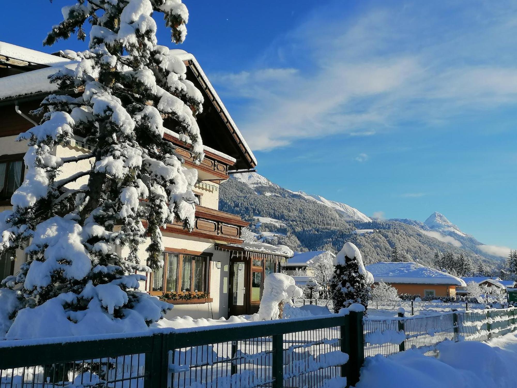 Pension Leyrer Kotschach-Mauthen Exterior photo